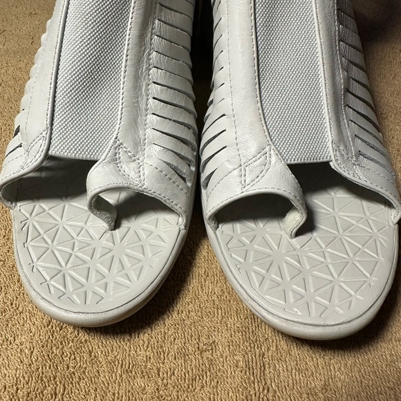 Nike Wedge Sandals - Picture 6 of 7